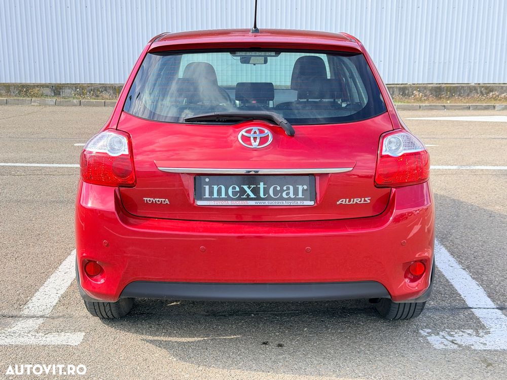 Toyota Auris 2012 photo 4