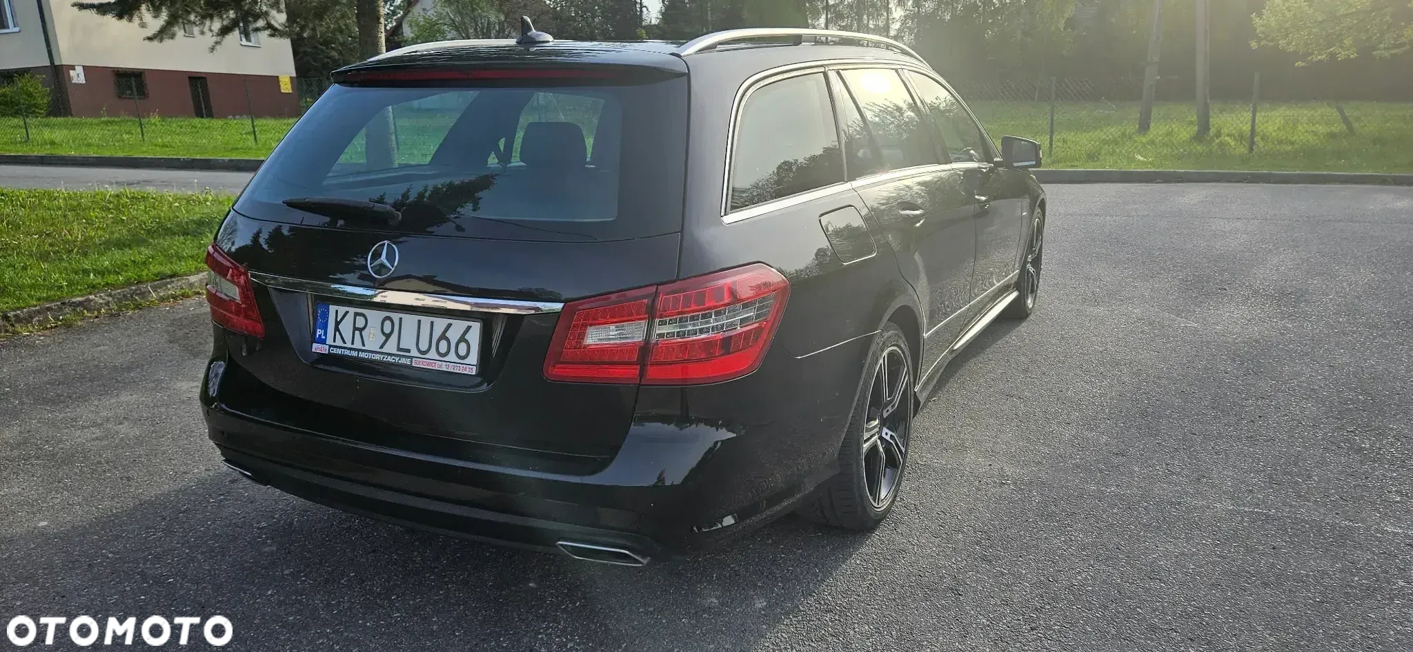 Mercedes-Benz Klasa E 350 T CDI DPF BlueEFFICIENCY 7G-TRONIC Avantgarde - 4