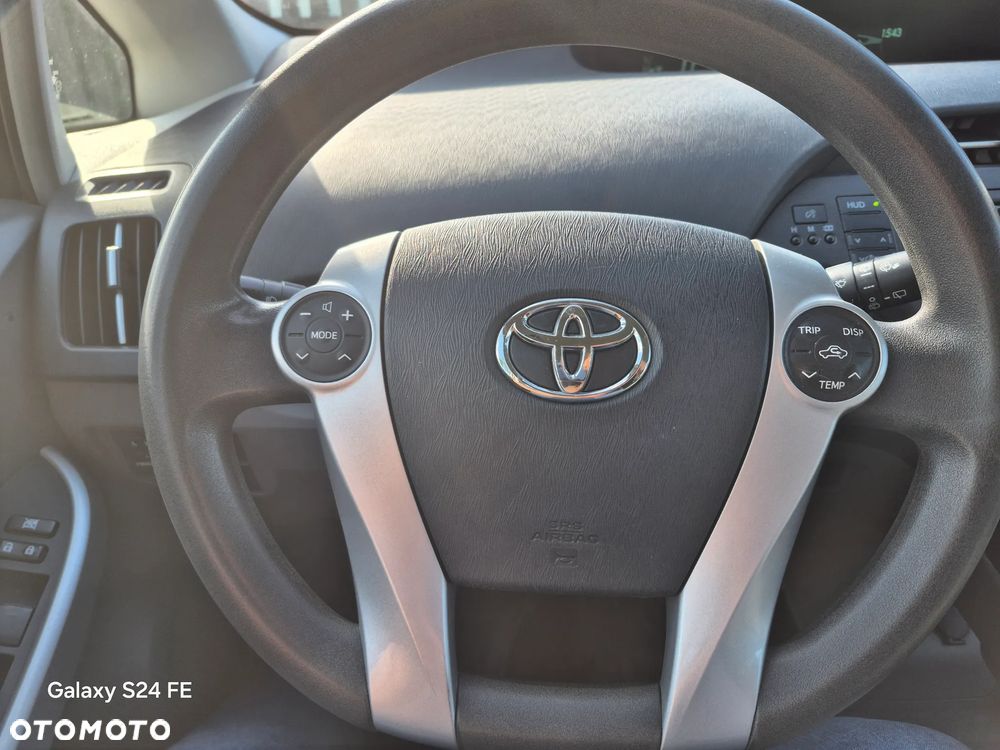 Toyota Prius (Hybrid) - 10