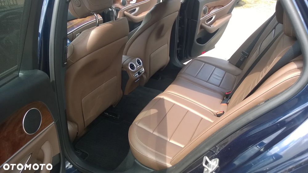 Mercedes-Benz Klasa E 350 d 4Matic 9G-TRONIC Exclusive - 12
