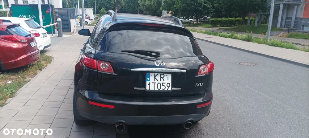 Infiniti FX - 4