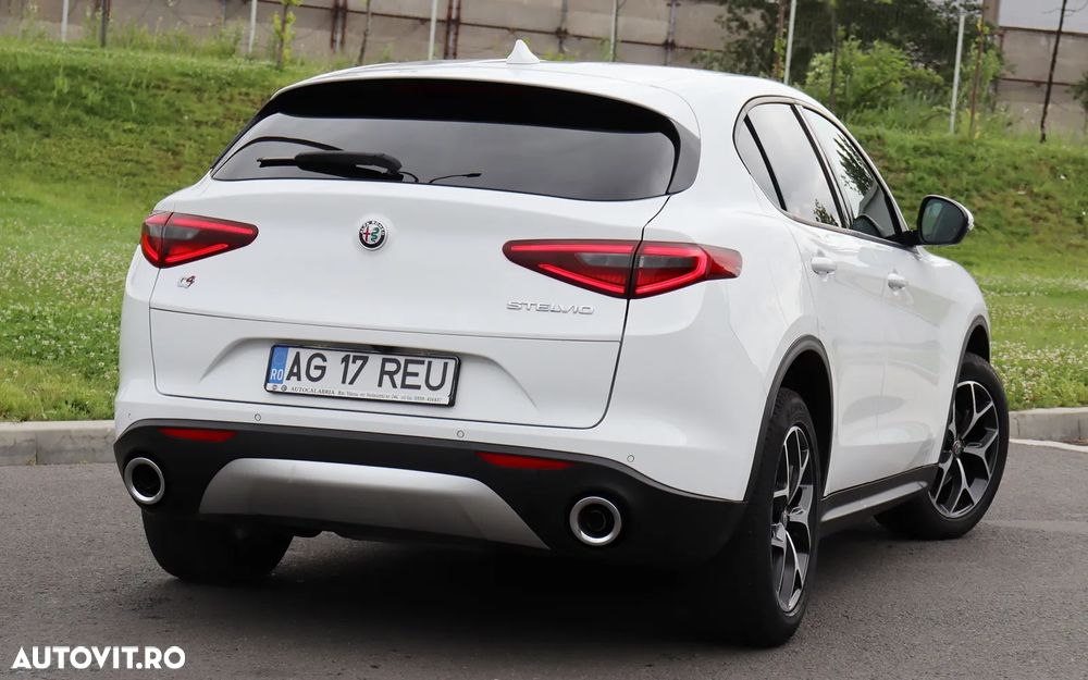 Alfa Romeo Stelvio 2.2 16V AT8-Q4 Executive - 11