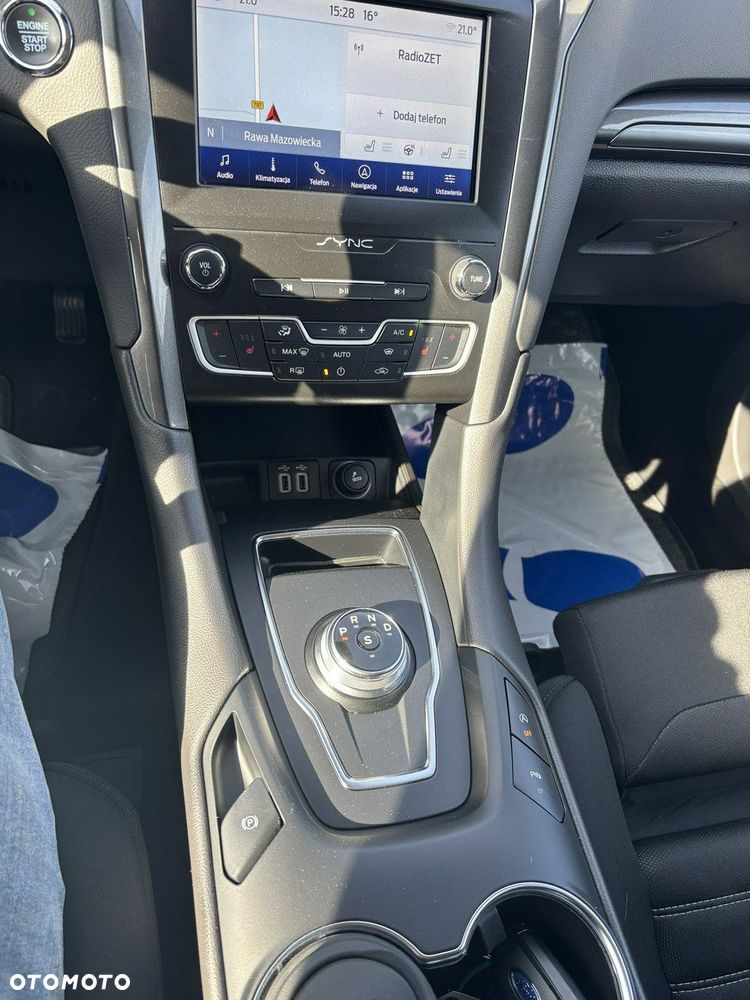 Ford Mondeo - 32