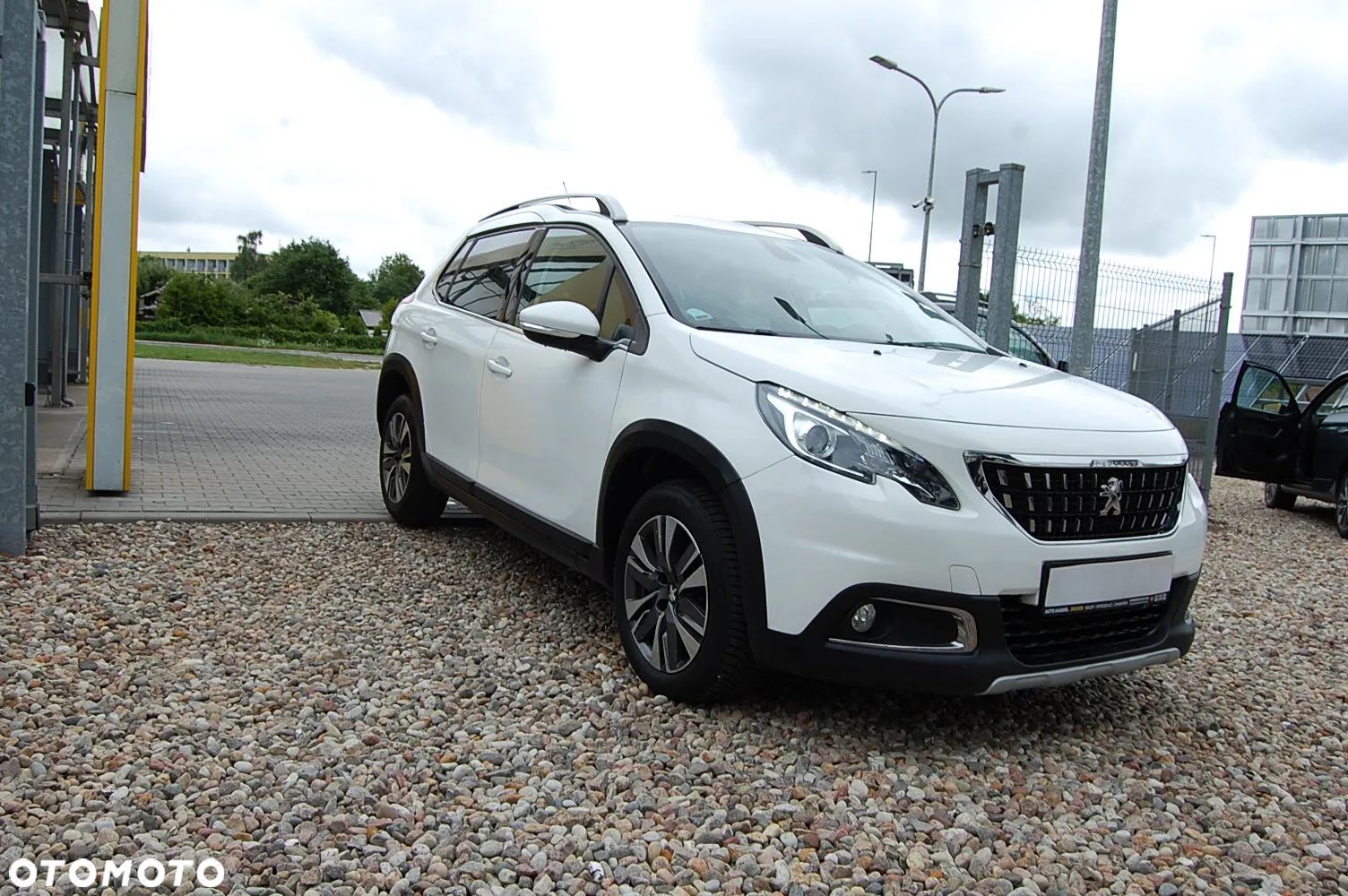 Peugeot 2008 BlueHDi 100 Active - 1