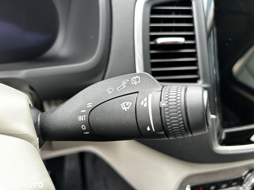 Volvo XC 90 - 18