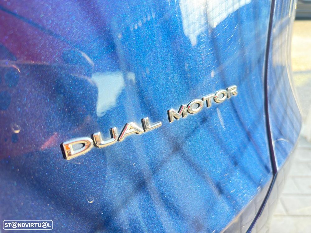 Tesla Model Y Long Range Dual Motor AWD - 6