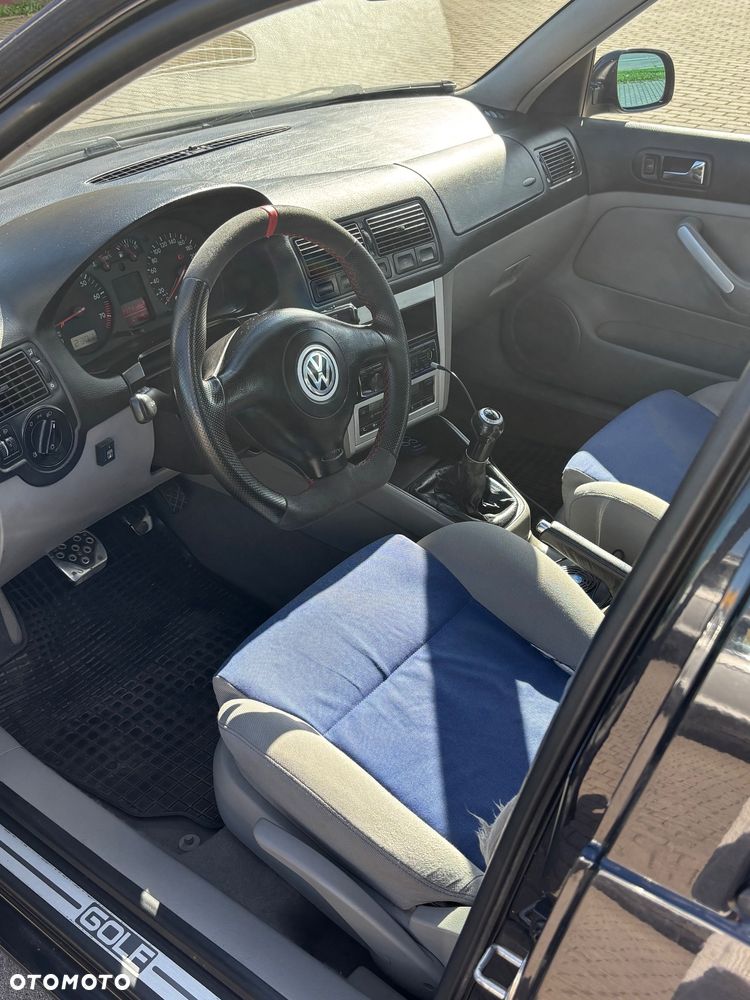 Volkswagen Golf - 14