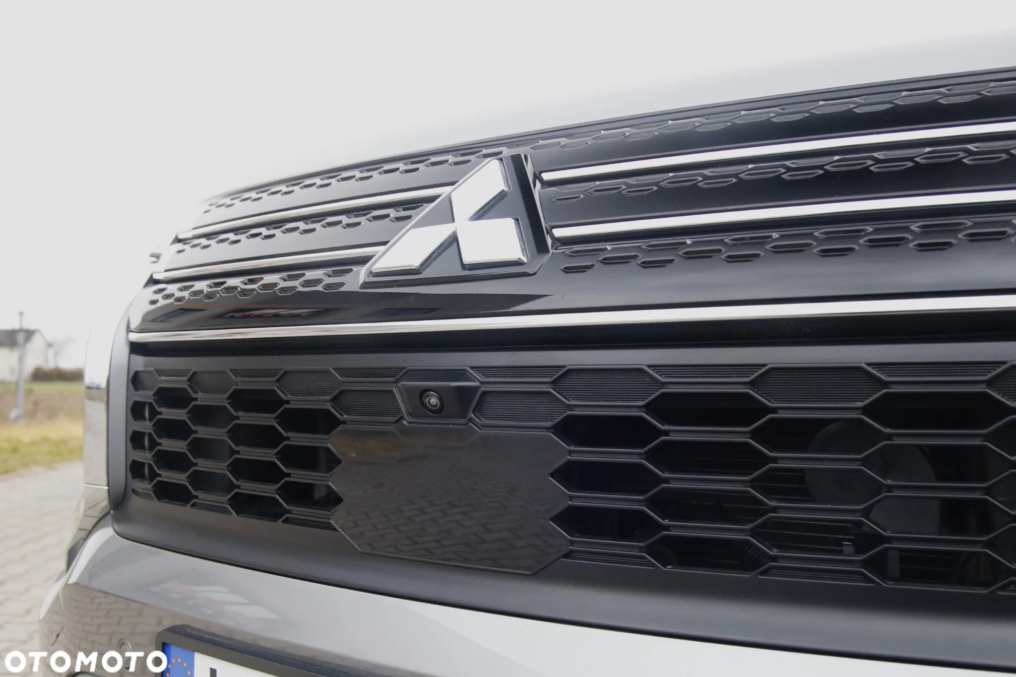 Mitsubishi Outlander - 16