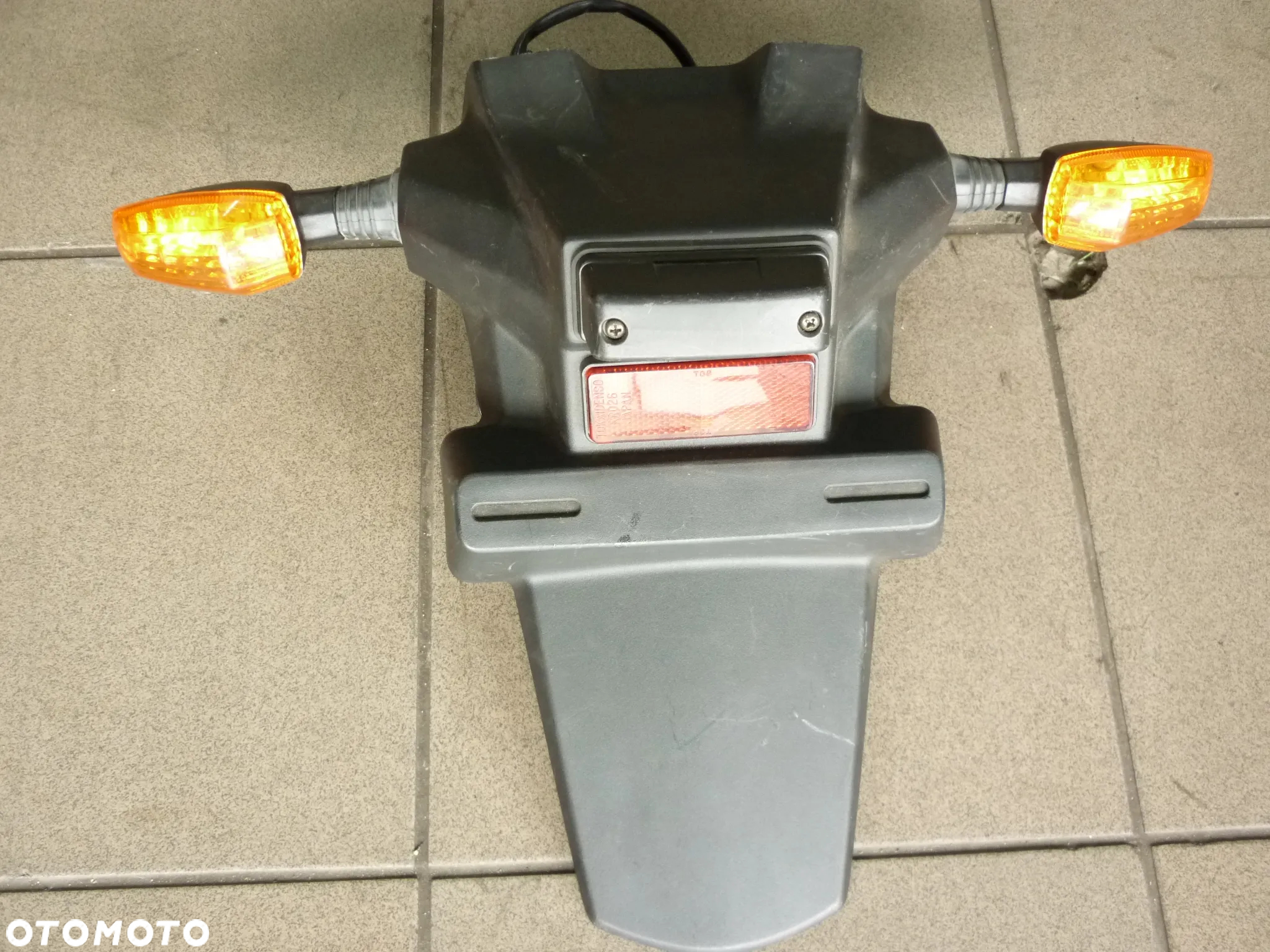 Błotnik tył kierunkowskazy mocowanie tablicy rejestracyjnej Suzuki GSX R 600 rok 2004-05 - 4