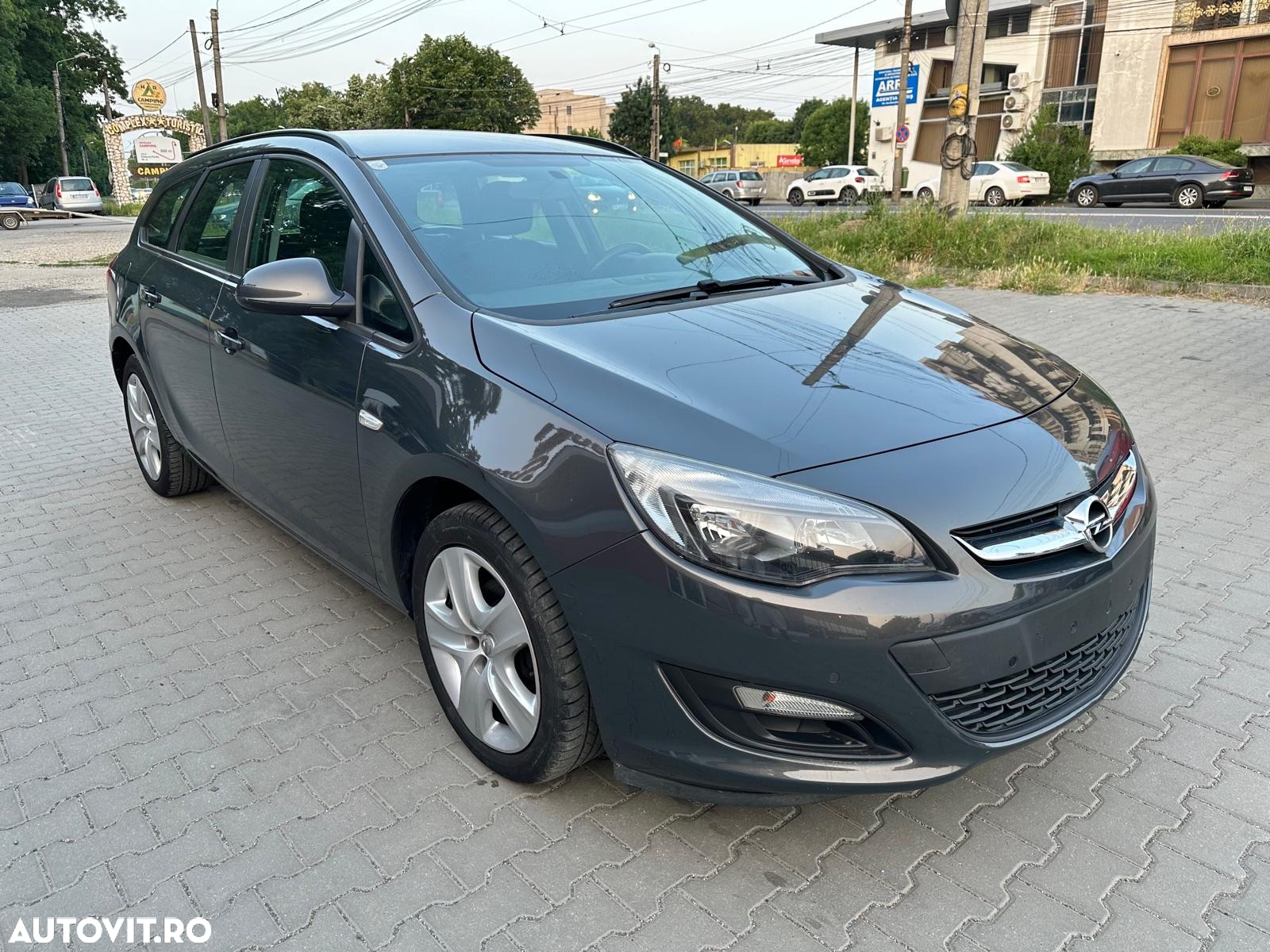 Opel Astra 1.4 Sports Tourer ecoFLEX Design Edition - 2