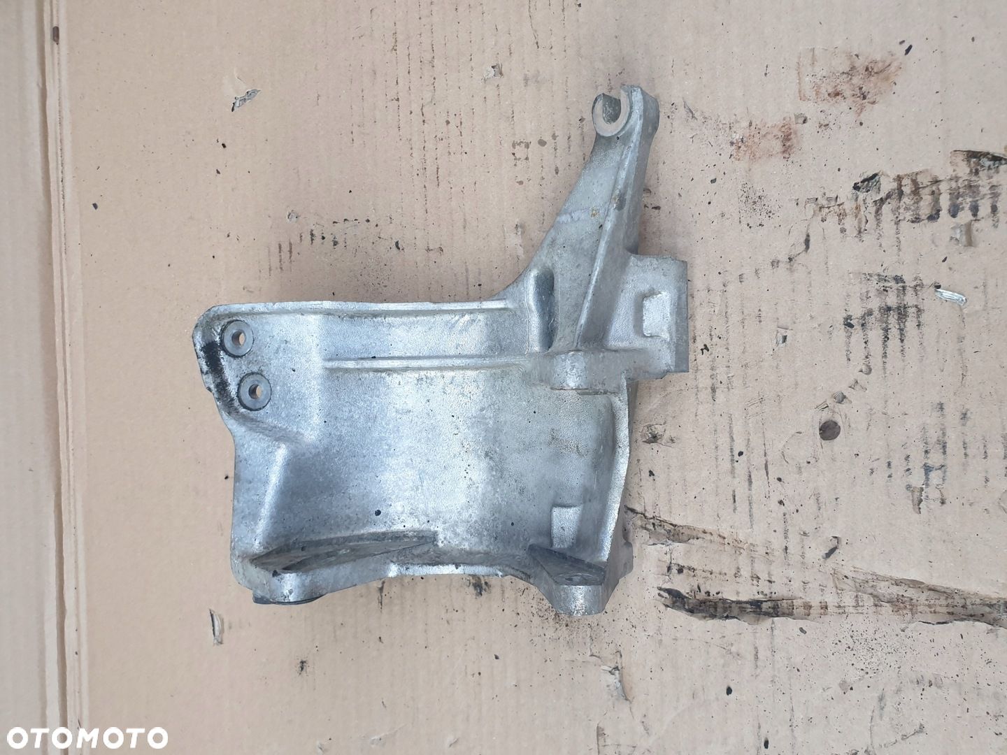 ŁAPA POMPY POWIETRZA Mercedes w107 5.0 1171421140 - 1