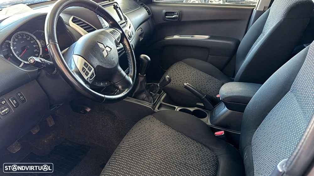 Mitsubishi L200 2.4 DI-D CD Instyle Strakar 4WD - 14