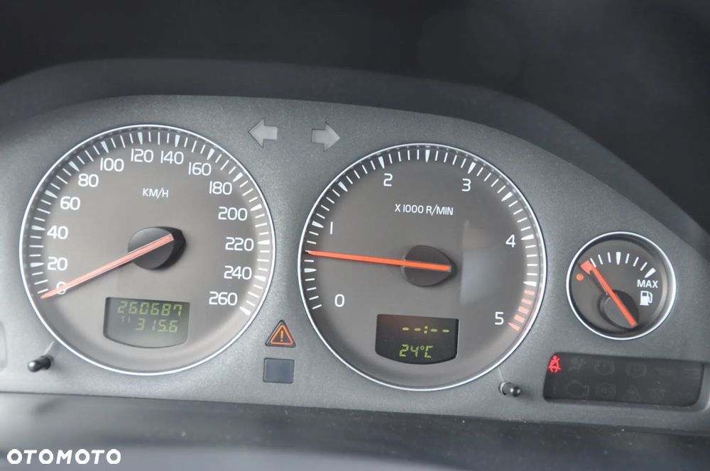 Volvo S60 2.4D Momentum - 35