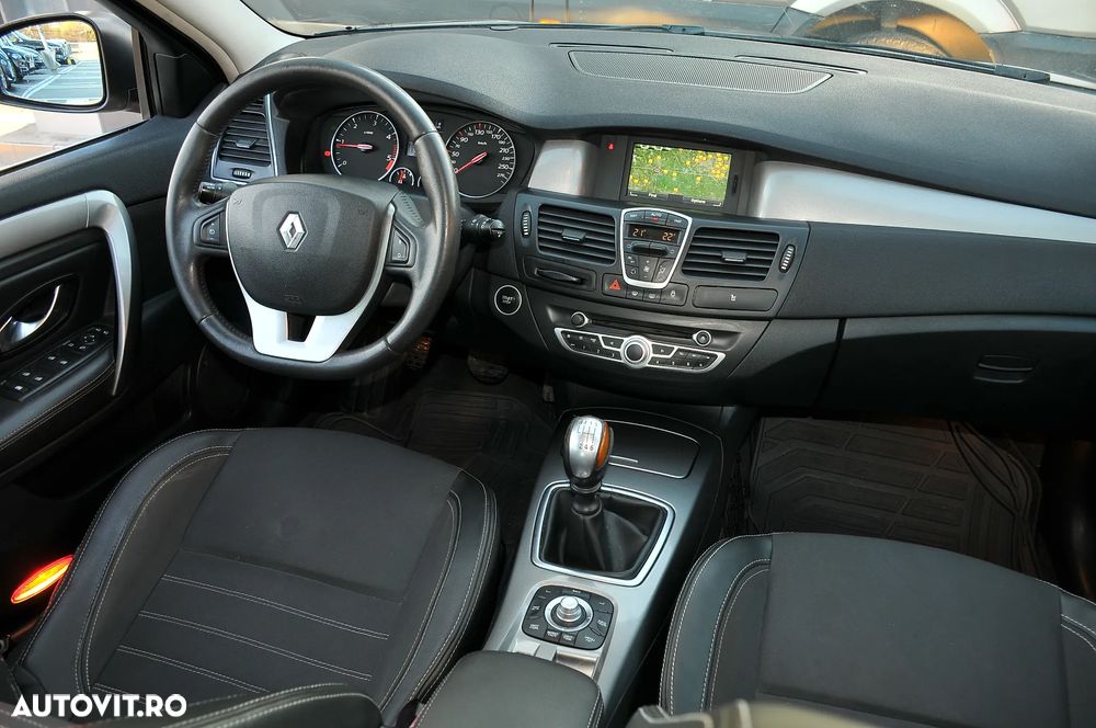 Renault Laguna ENERGY dCi 130 FAP Start & Stop Bose Edition - 8