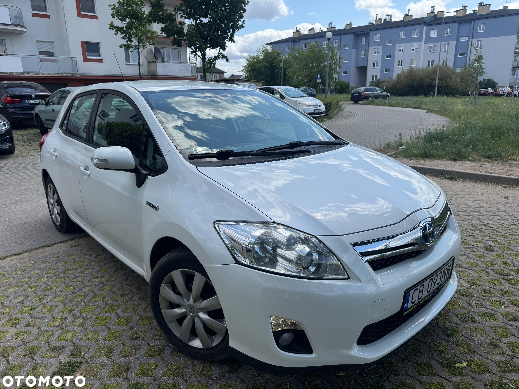 Toyota Auris 1.8 VVT-i Hybrid Automatik Edition - 2