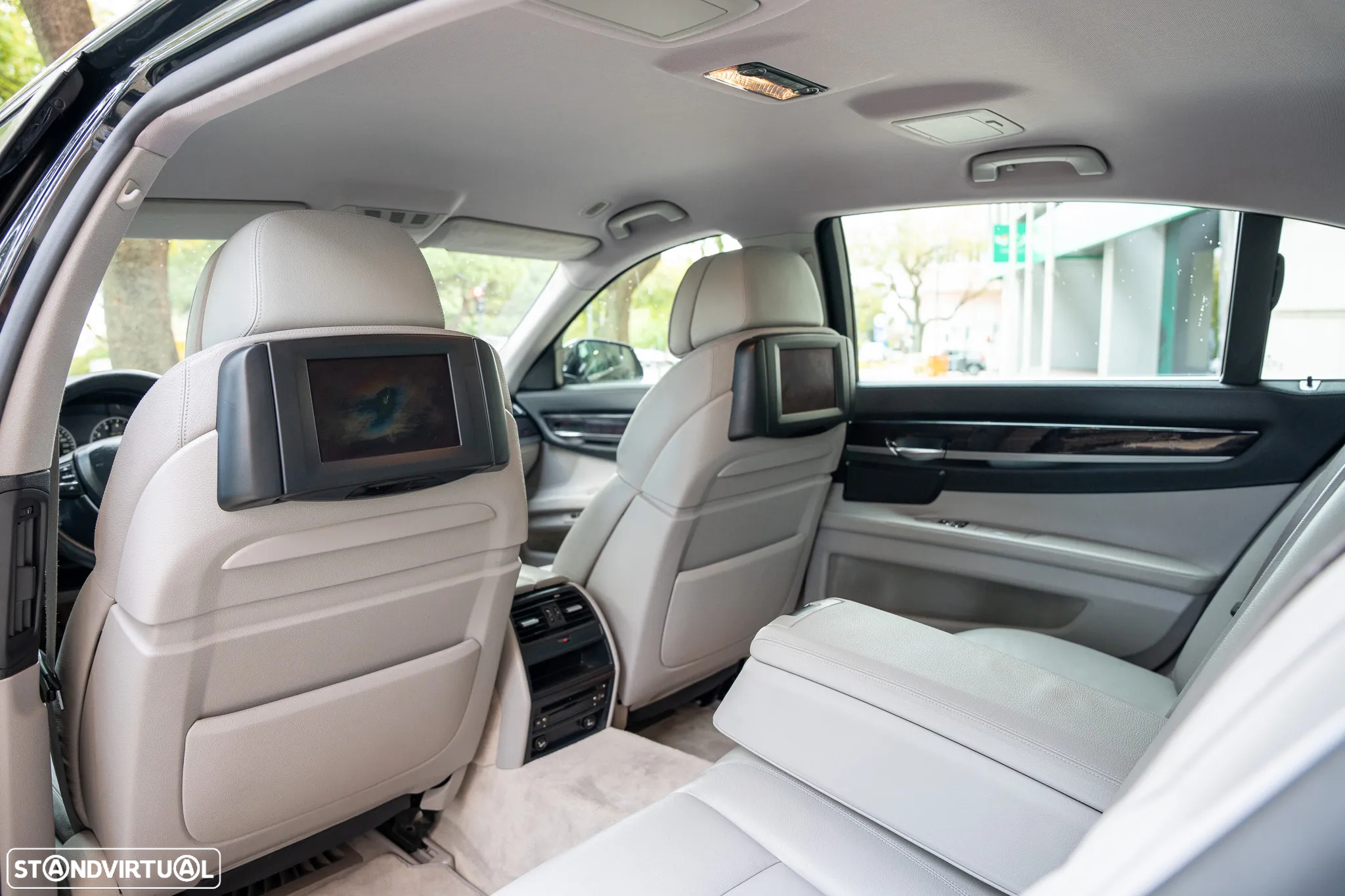BMW 750 Li - 13