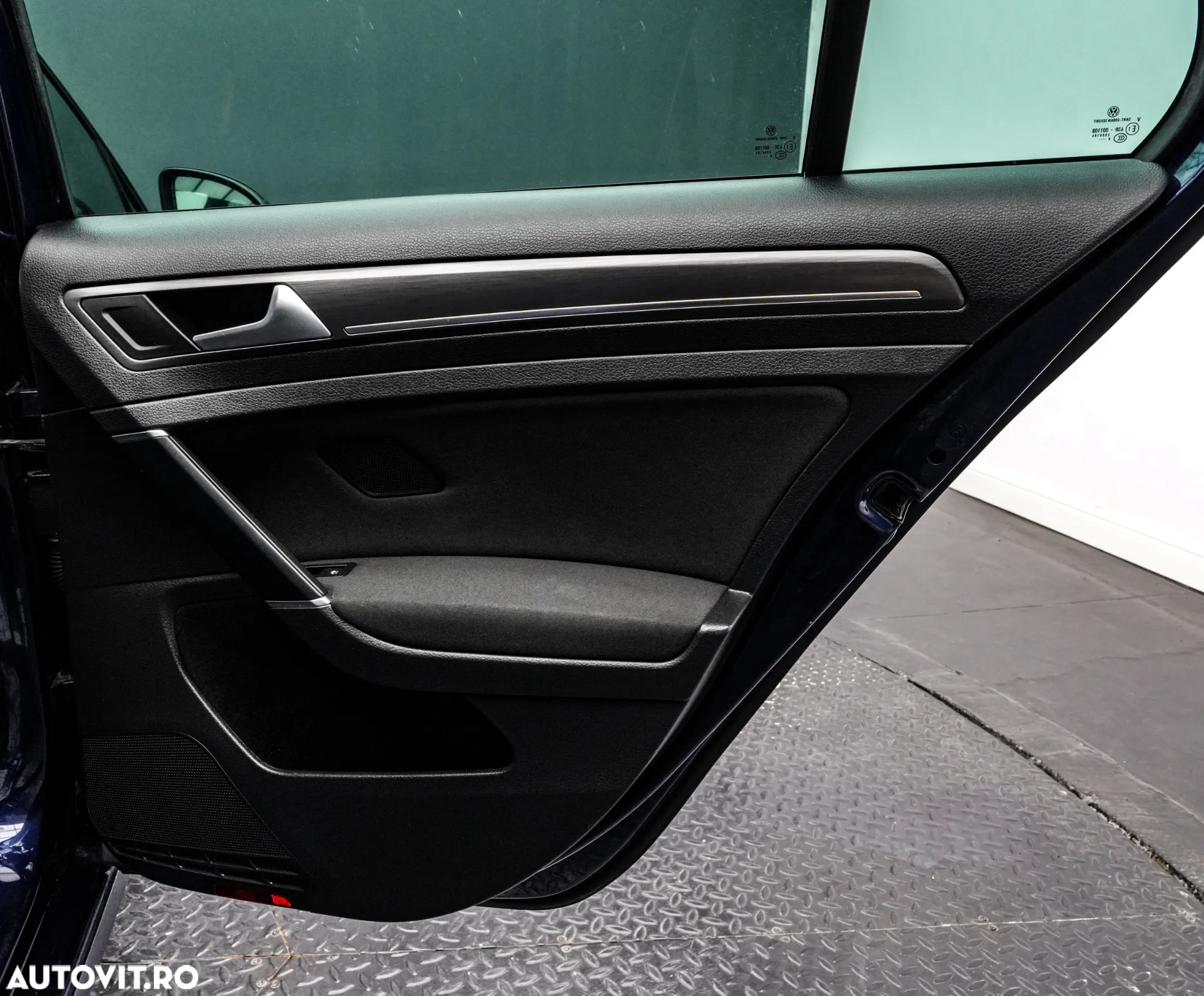 Volkswagen Golf e-Golf - 28