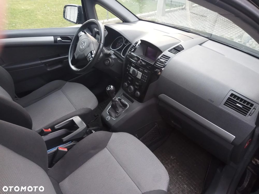 Opel Zafira - 2