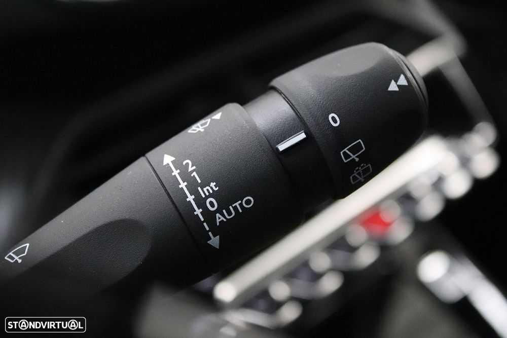 Peugeot 2008 1.2 PureTech Allure - 18