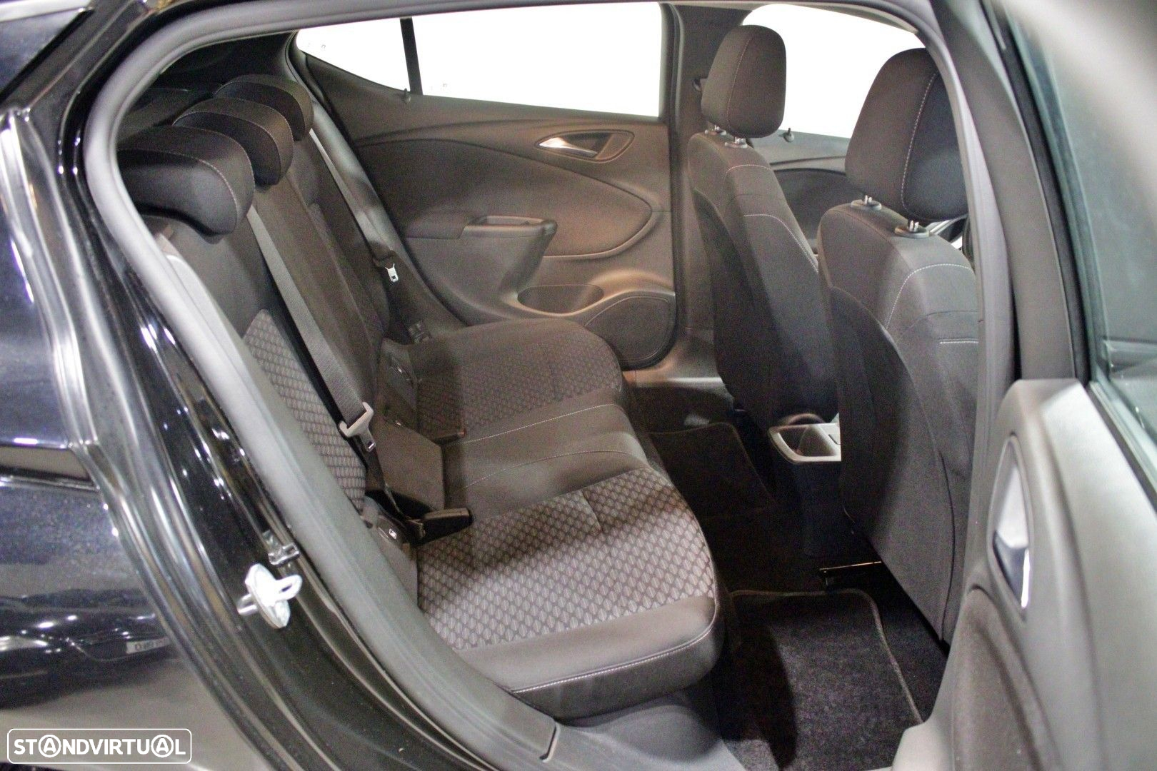 Opel Astra 1.5 D S&S Business Edition - 18