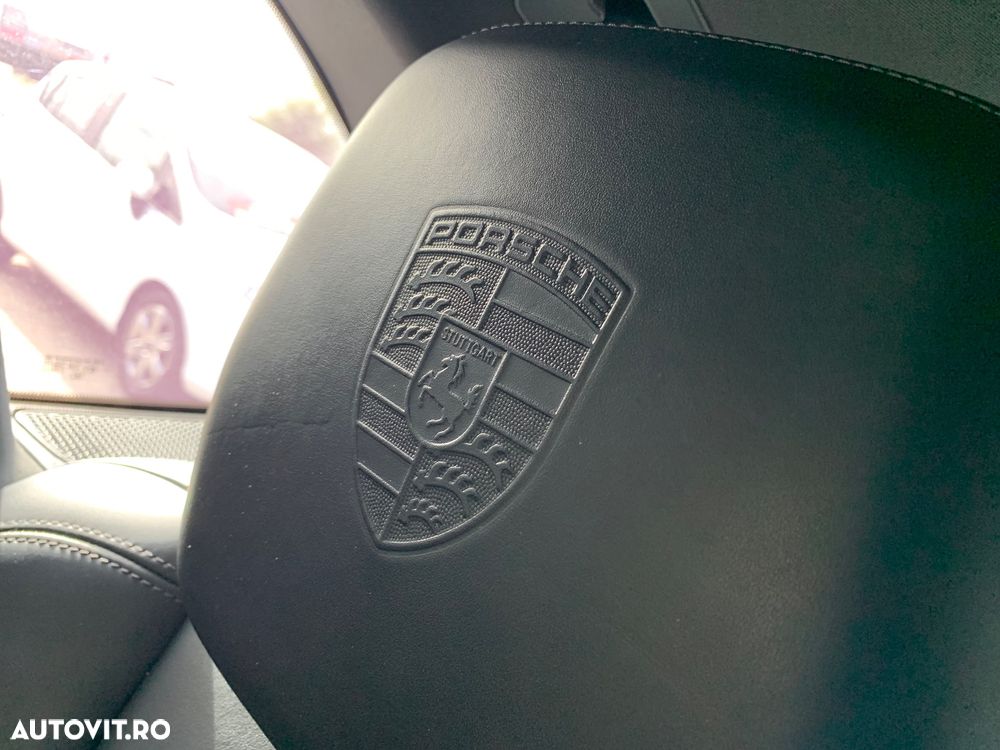 Porsche Cayenne S Diesel Platinum Edition - 24