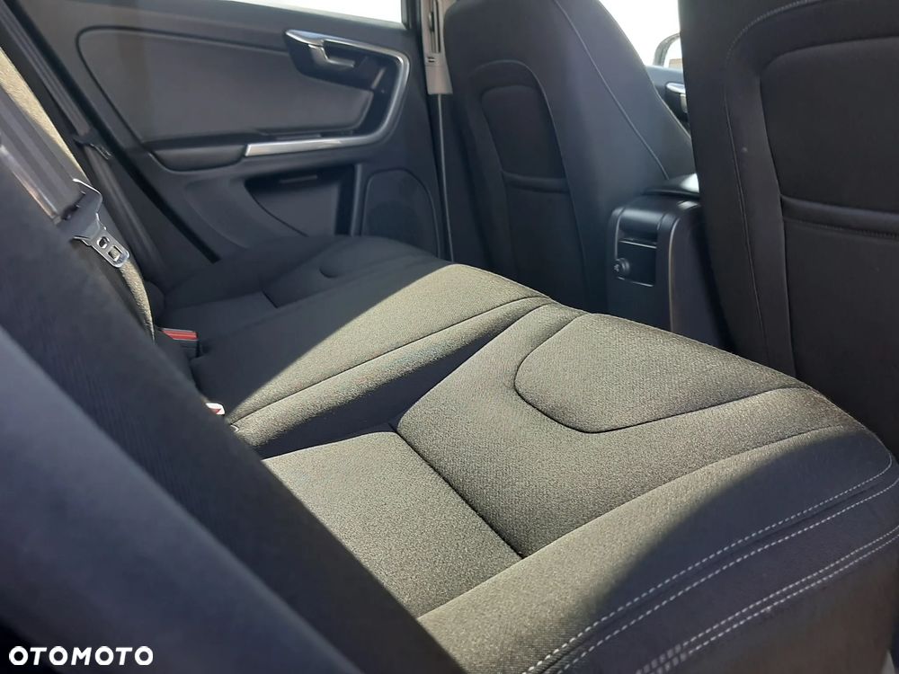 Volvo V60 D3 Momentum - 22