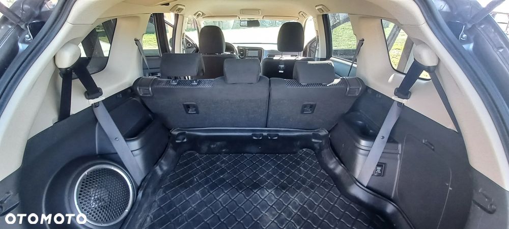 Mitsubishi Outlander - 16