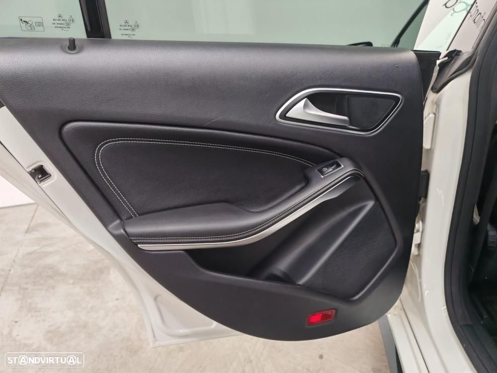 Mercedes-Benz CLA 200 d Shooting Brake AMG Line Aut. - 27