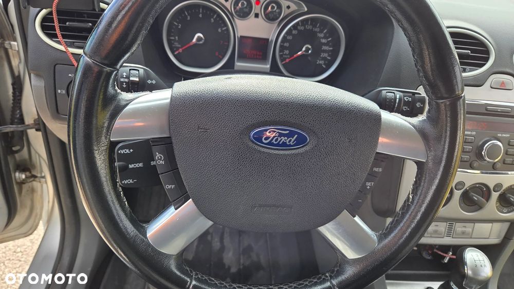 Ford Focus 1.6 Trend EU5 - 16