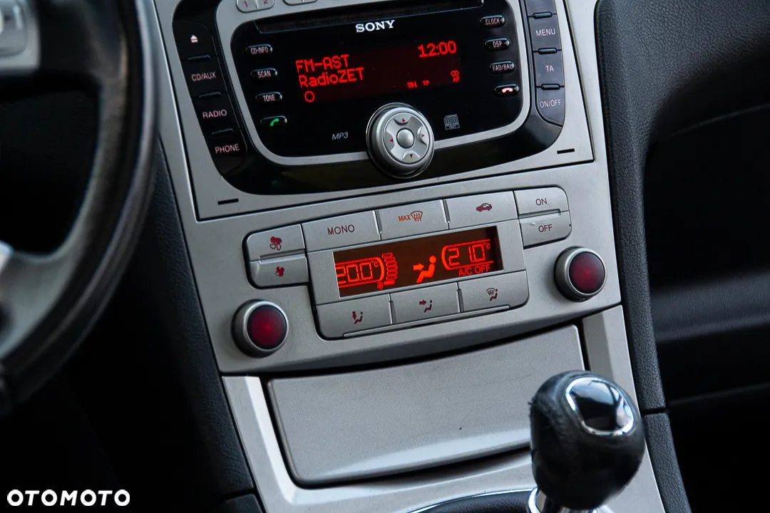 Ford S-Max 2.5 Titanium - 26