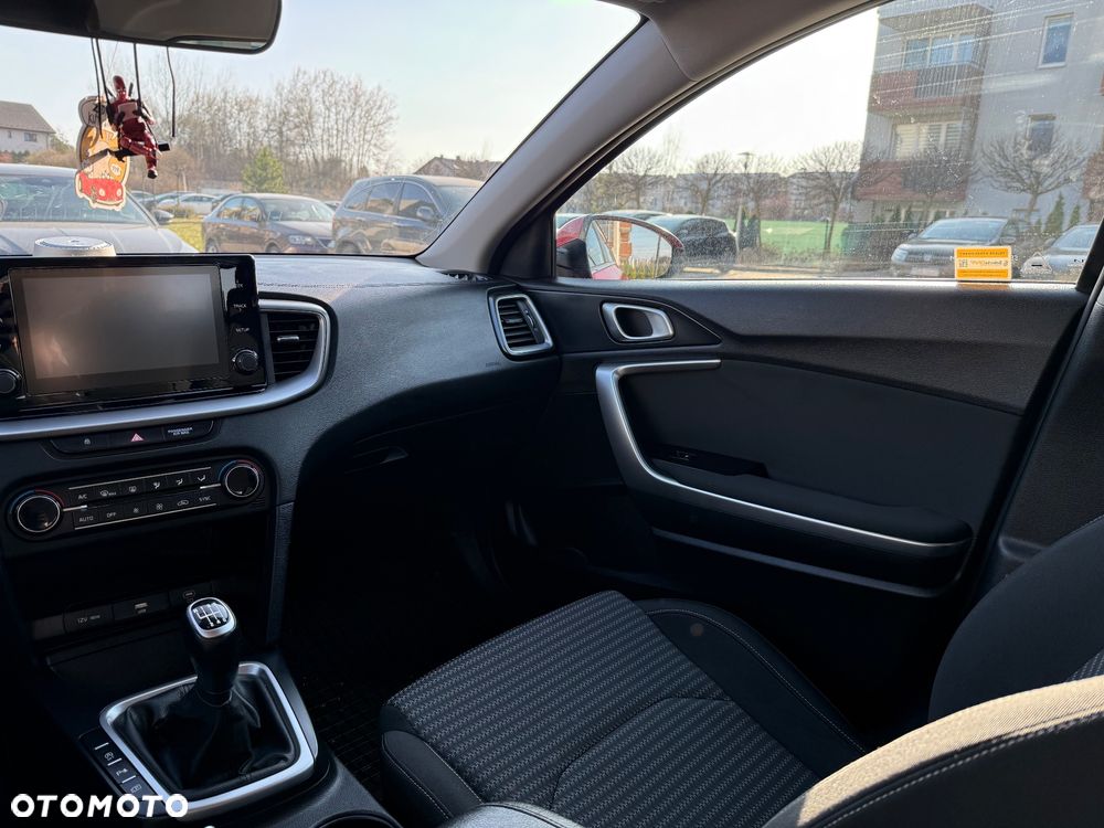 Kia Ceed 1.5 T-GDI M - 16