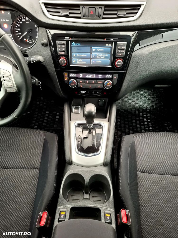 Nissan Qashqai 1.6 DCI Xtronic N-Connecta - 17