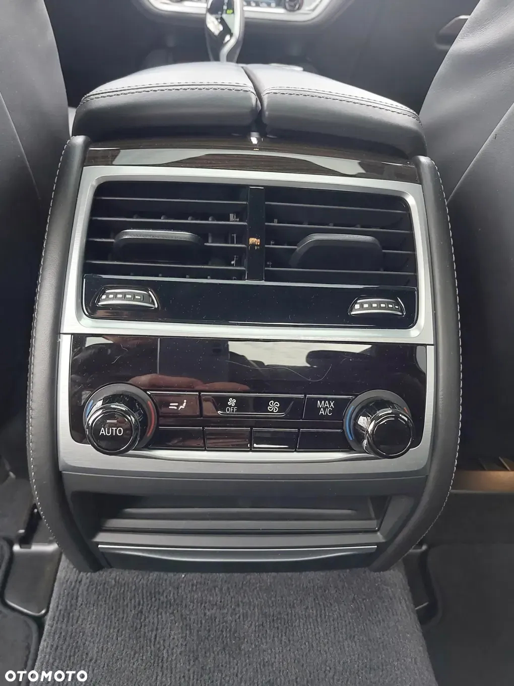 BMW Seria 7 750i xDrive - 20