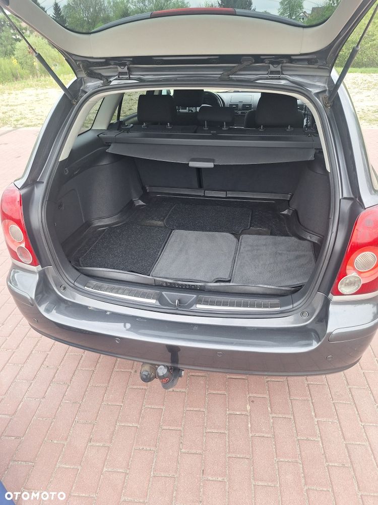 Toyota Avensis - 5