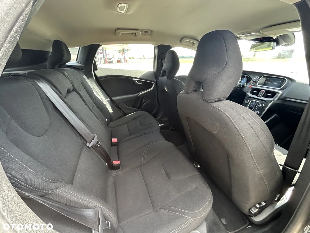 Volvo V40 D2 - 16