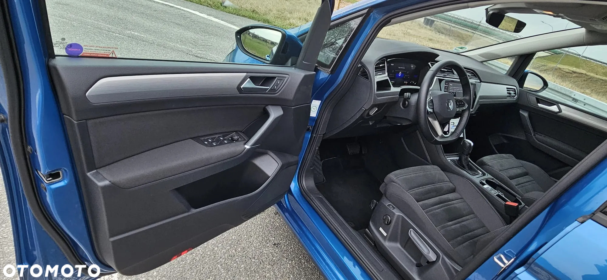 Volkswagen Touran - 11