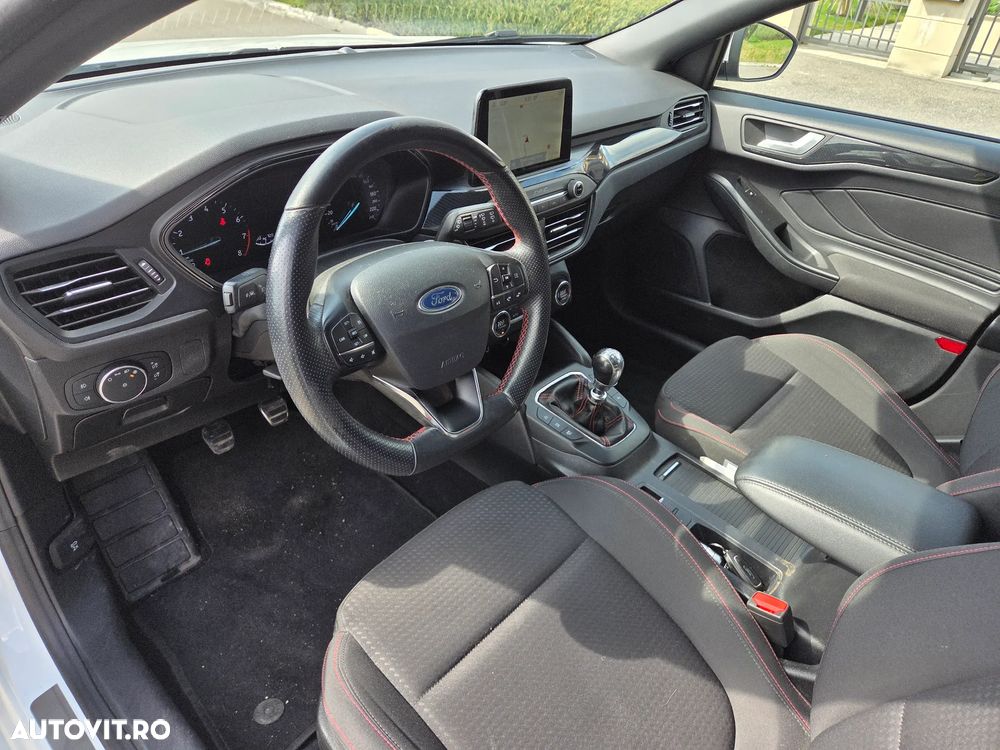 Ford Focus 1.0 EcoBoost Start-Stopp-System ST-LINE STYLE - 8