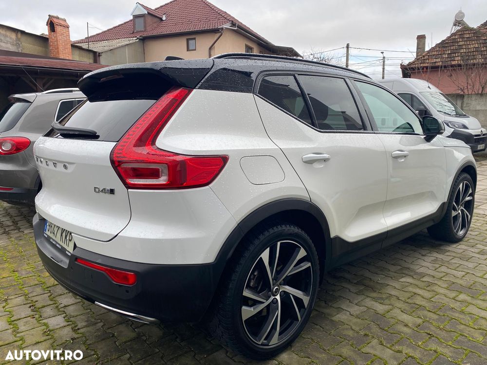 Volvo XC 40 D4 AWD R-Design - 3