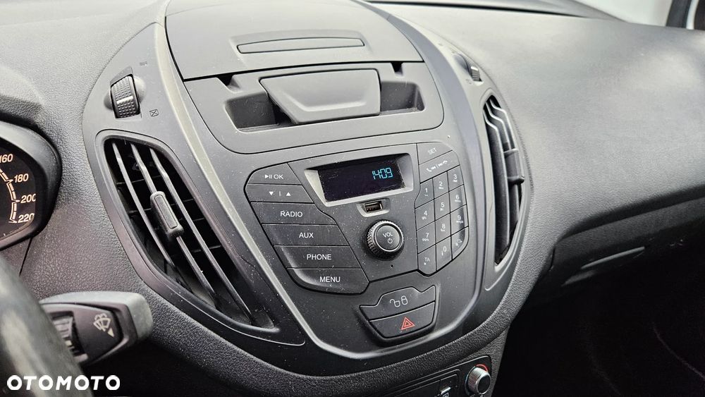 Ford Transit Courier - 33