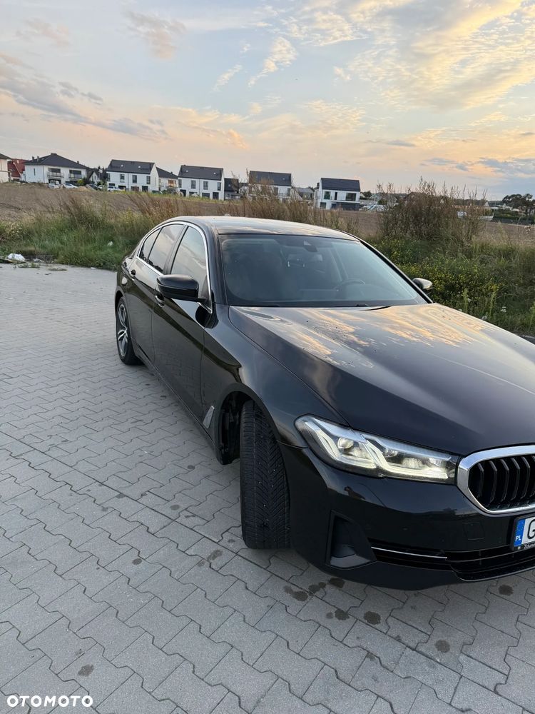BMW Seria 5 518d - 11