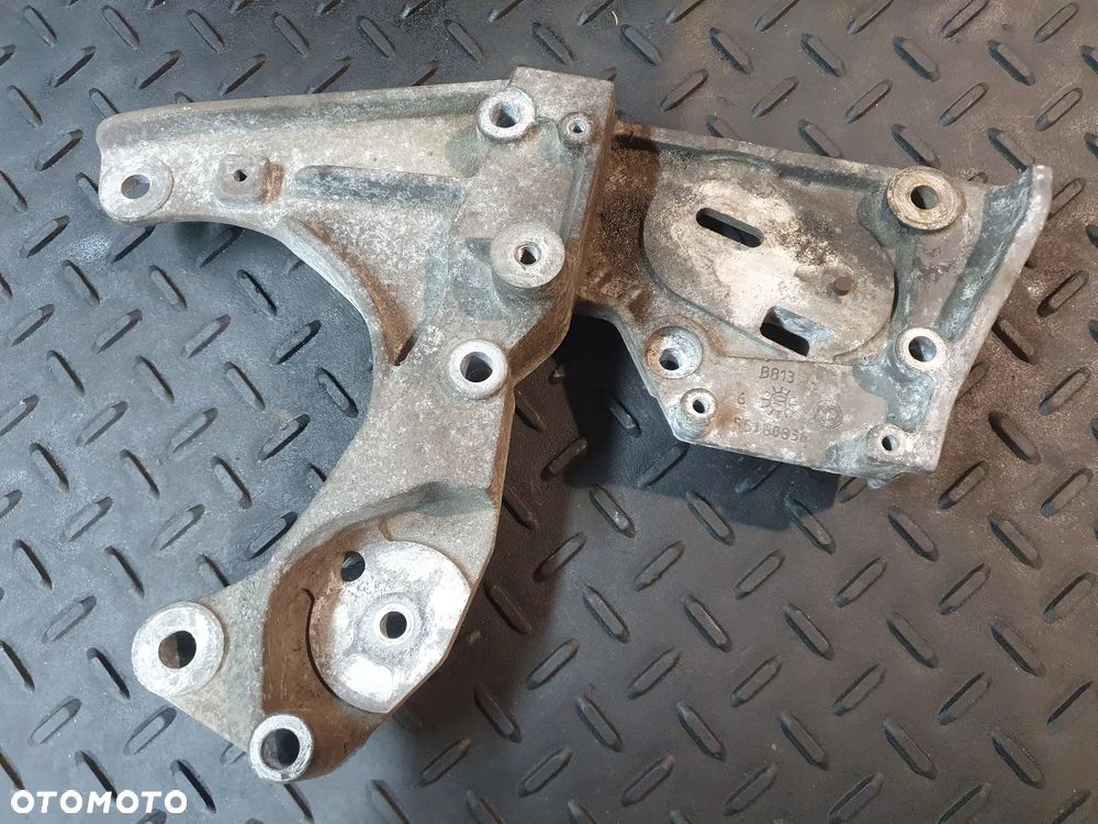 ŁAPA SILNIKA 1.9 JTD STILO BRAVO 2 147 159 DOBLO 55180836 - 1