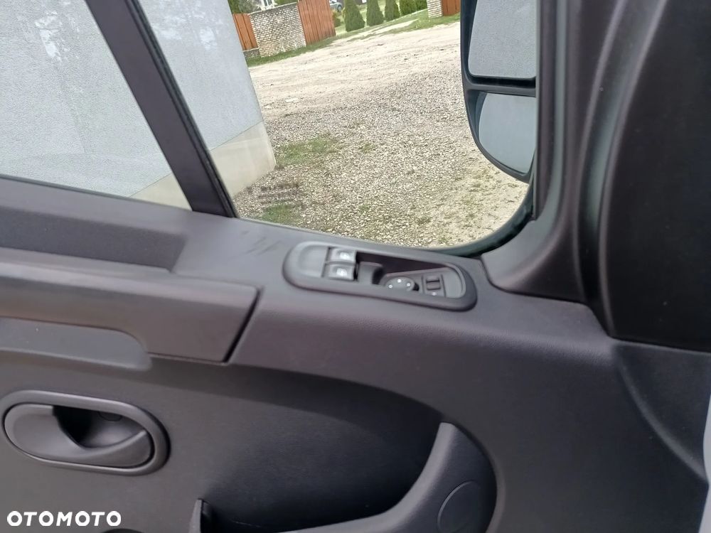Renault MASTER 2.3 CDTI 135KM Bezwypadkowy - 24