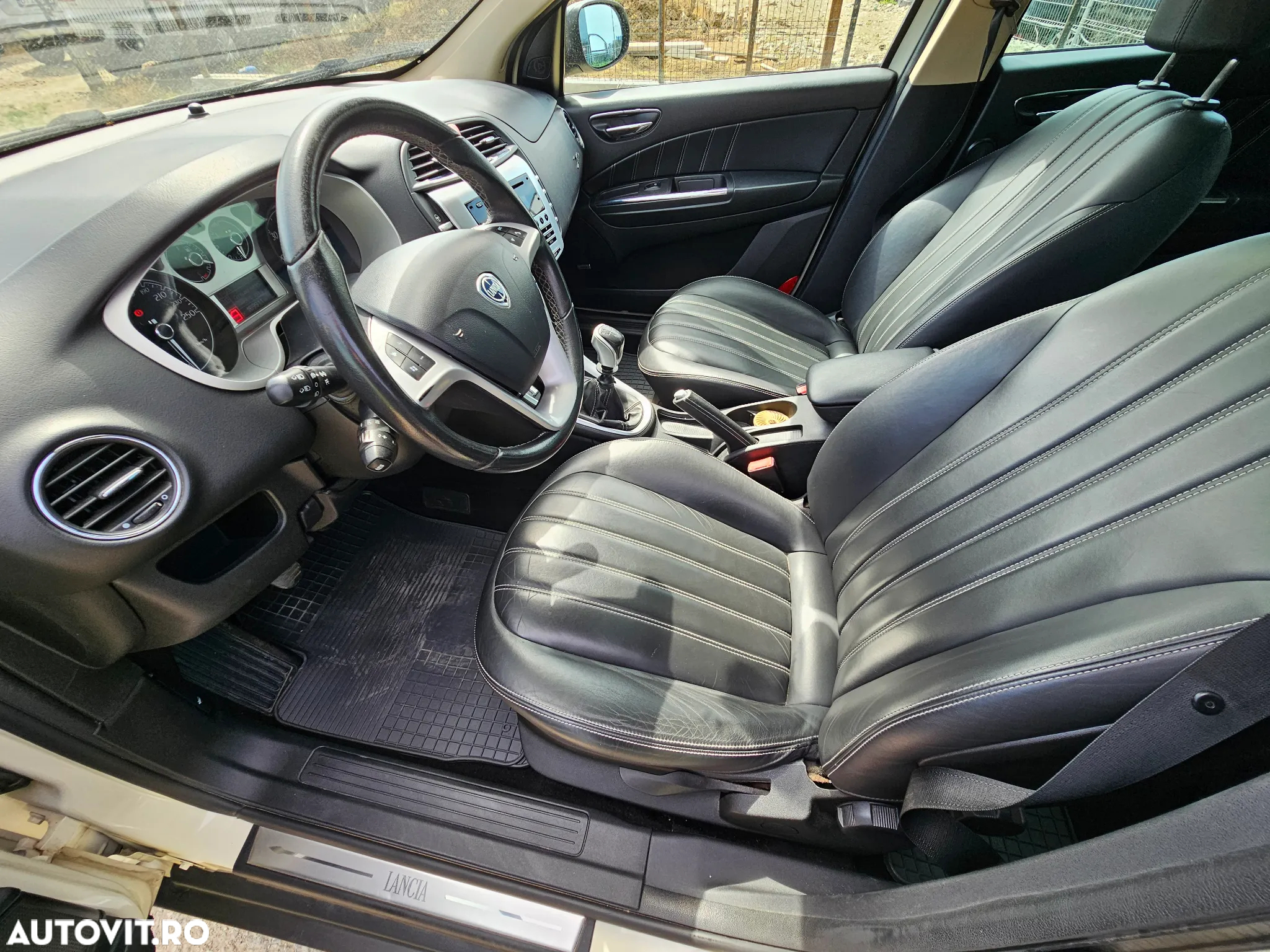 Lancia Delta 1.9 MultiJet Platino - 12