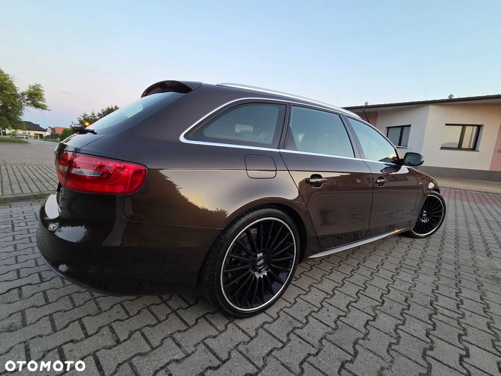 Audi A4 Avant 2.0 TDI DPF clean diesel quattro S tronic S line Sportpaket - 9