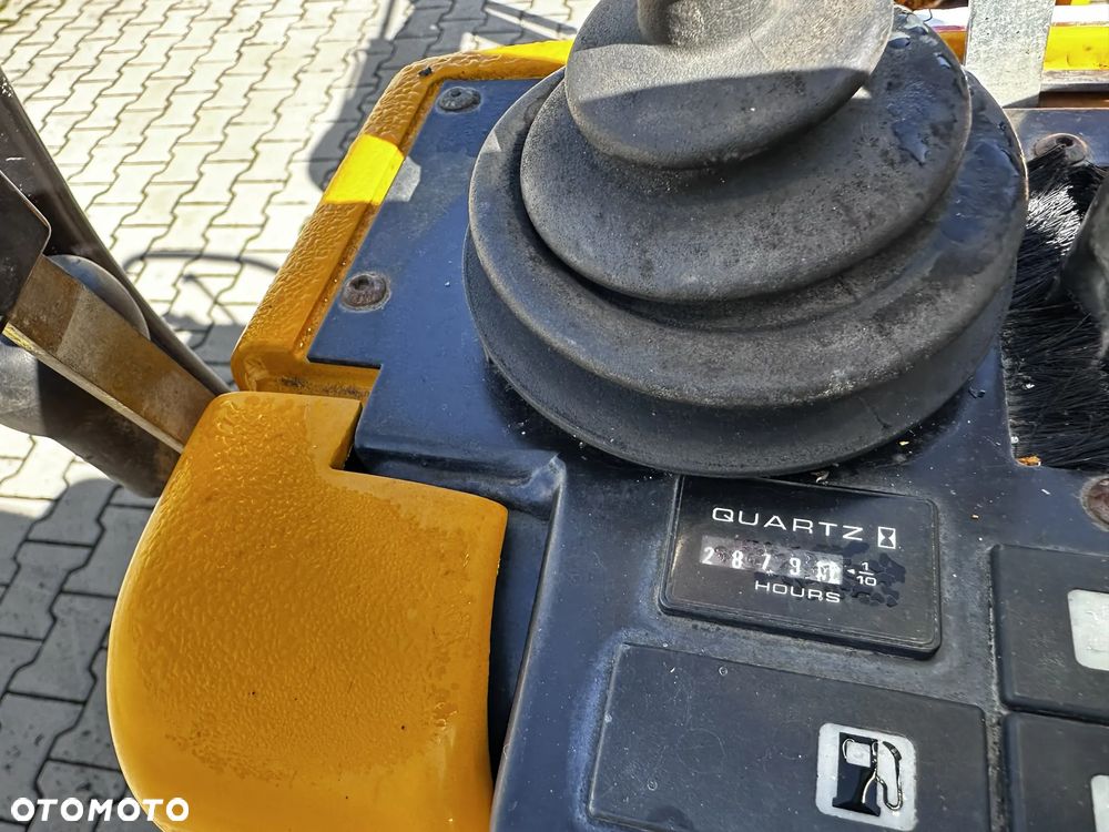 JCB 8010 - 6