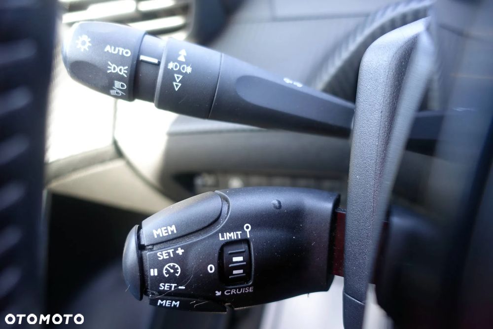 Peugeot 2008 PureTech 100 Stop&Start Active Pack - 26