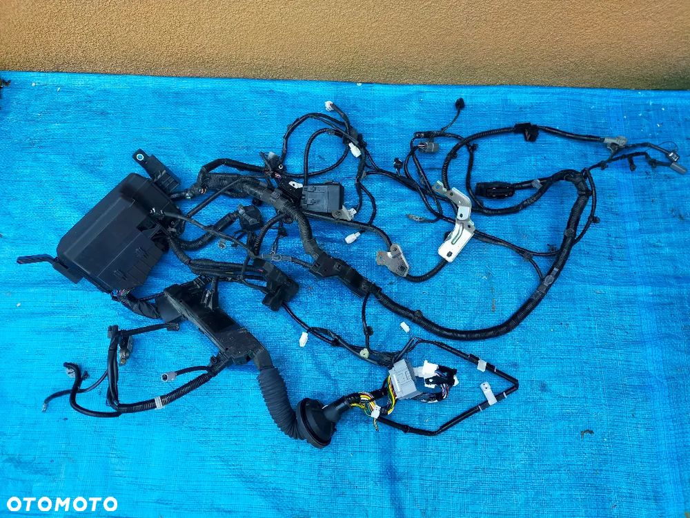 Mazda CX-5 CX5 2.0 BENZYNA PE01 Instalacja Wiązka Silnika Skrzynka Komory 2012-2015