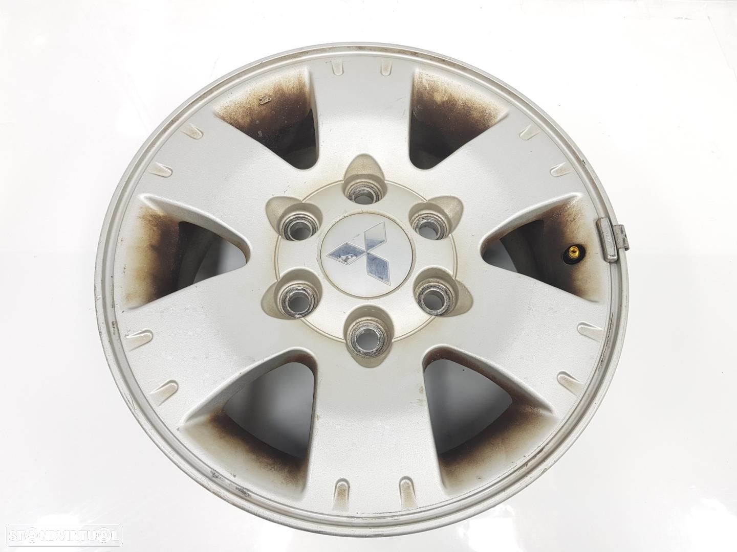 PNEU MITSUBISHI MONTERO V60V70 - 1