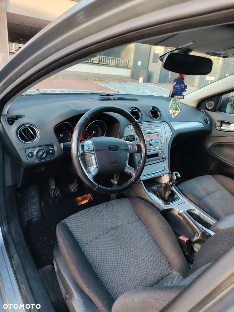 Ford Mondeo - 28