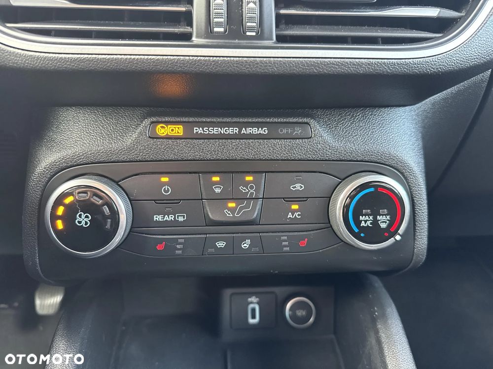 Ford Focus 1.0 EcoBoost Trend Edition Business - 21